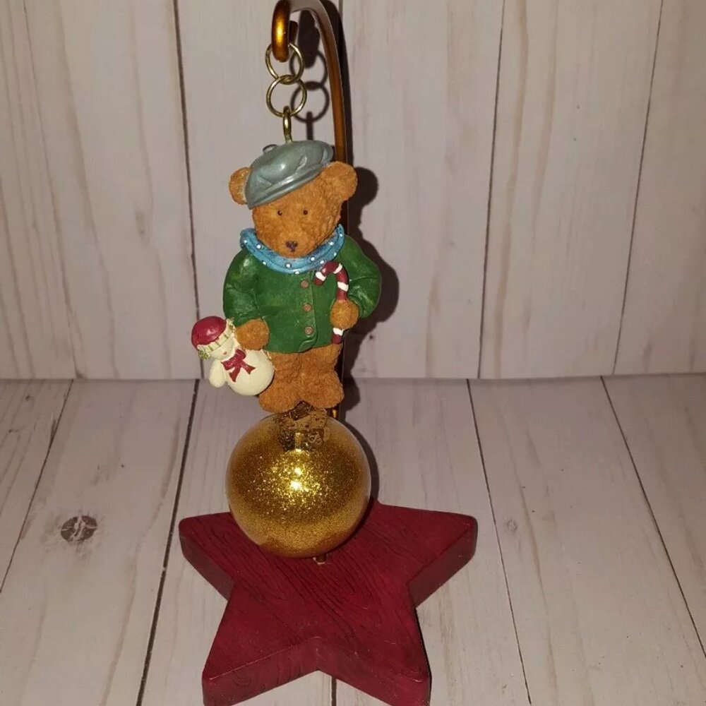 Russ resin star with hook and hanging ornament teddy bear Holiday Christmas J1